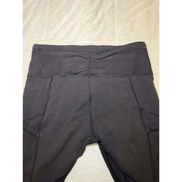 Lululemon Black Women's Capri Leggings Size 10 - Picture 5 of 5